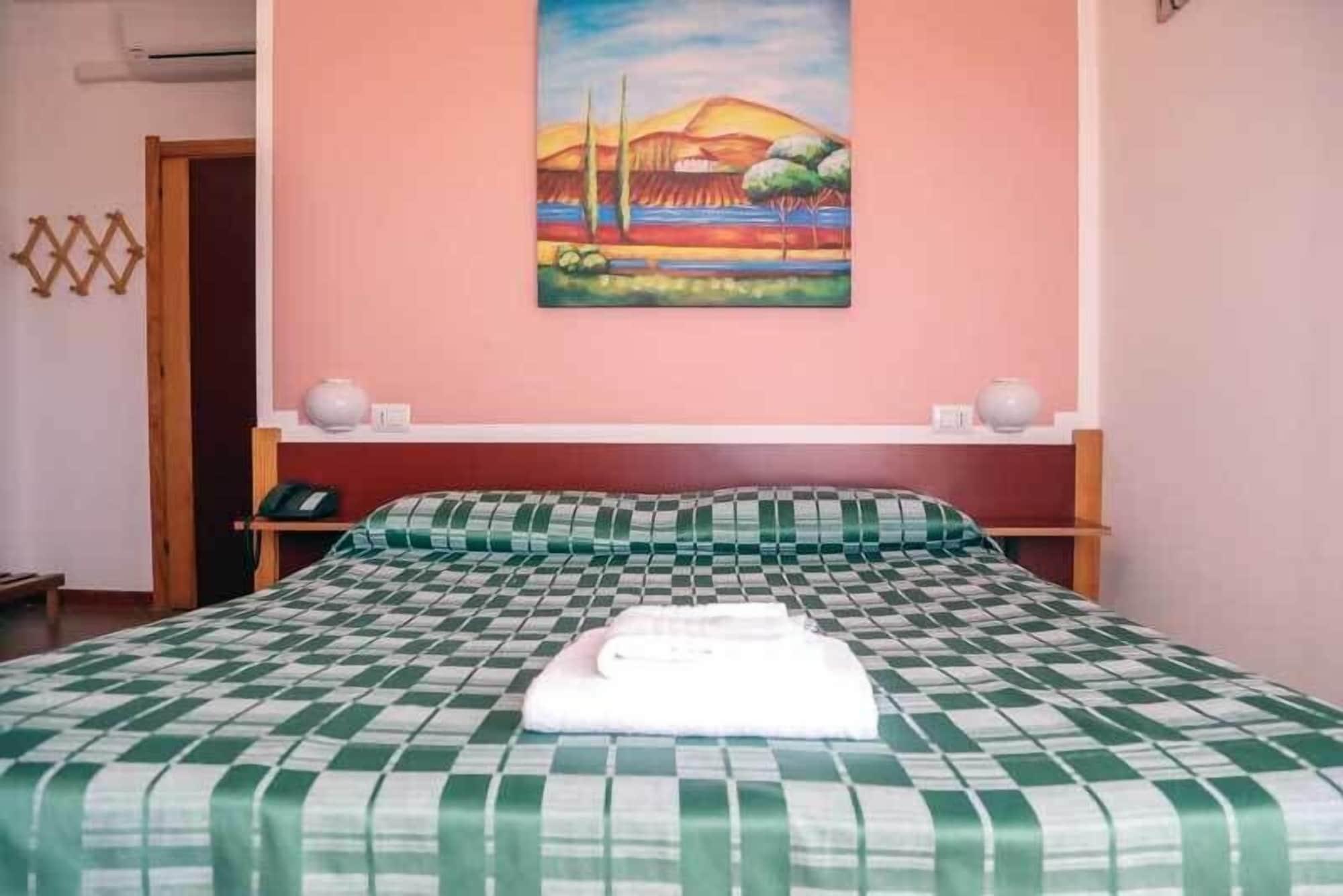 Hotel Mistral Альгеро Екстер'єр фото