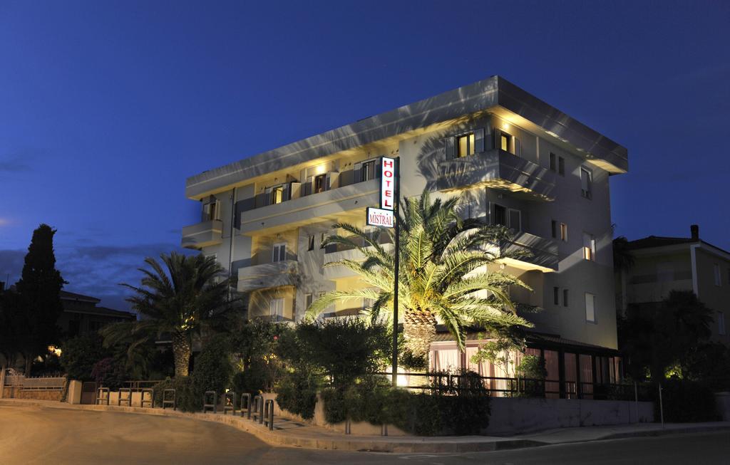 Hotel Mistral Альгеро Екстер'єр фото