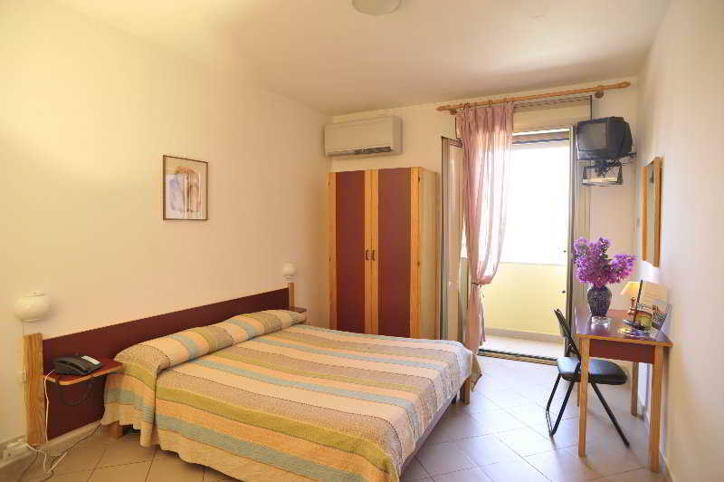 Hotel Mistral Альгеро Екстер'єр фото